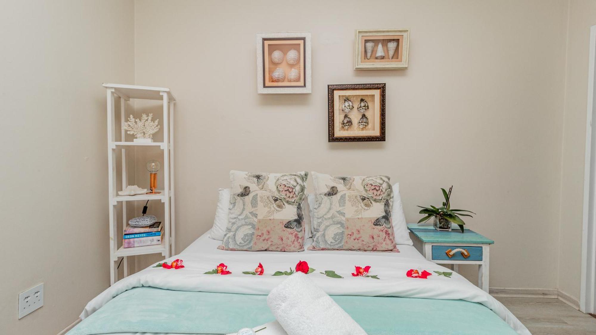 Sea Breeze Hotel Bloubergstrand Room photo