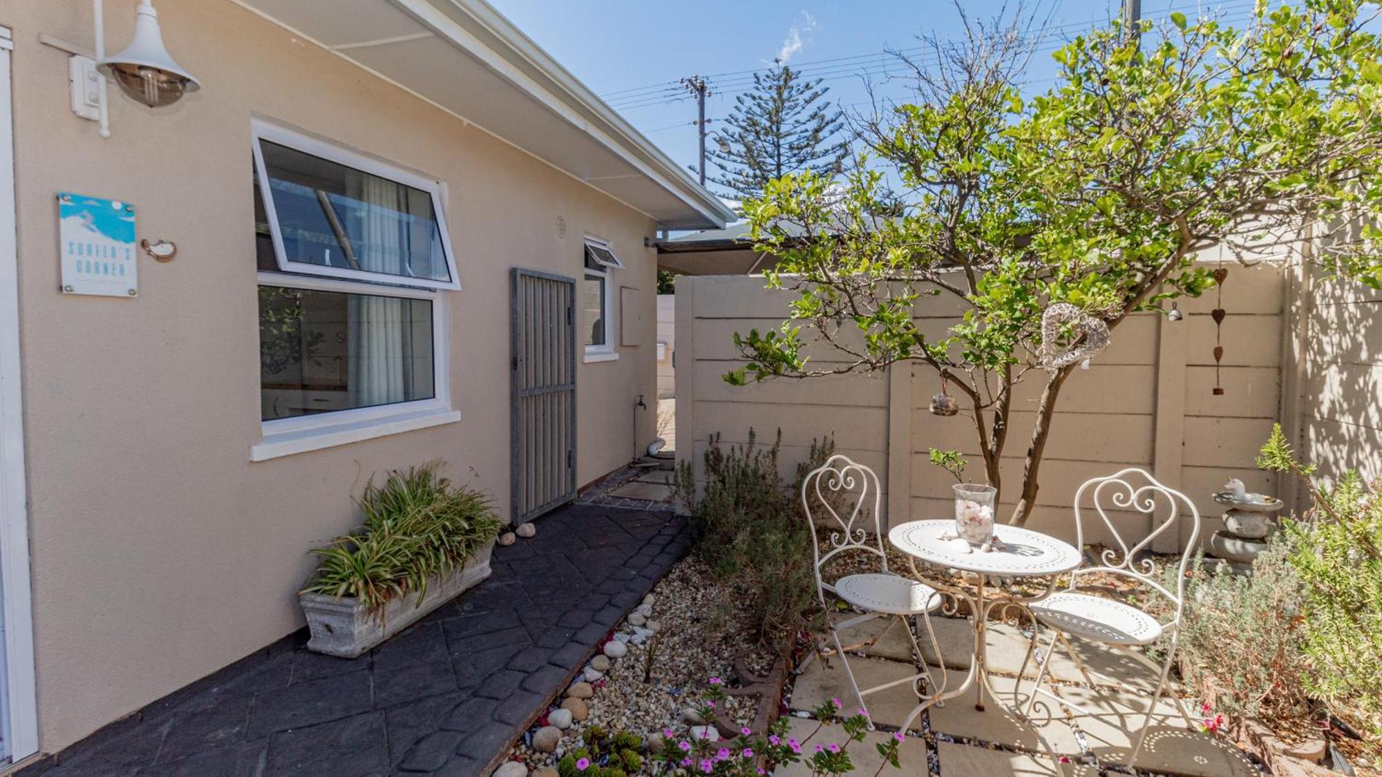 Sea Breeze Hotel Bloubergstrand Room photo